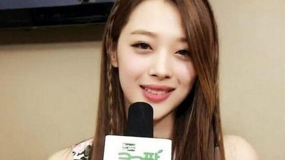 崔雪莉|“人间水蜜桃”崔雪莉自尽：25岁花样年纪，为何会走上自杀的不归路