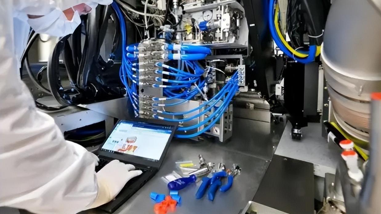 华为|减少被西方“卡脖子”现象，我国决定替换国产PC，网友：太明智