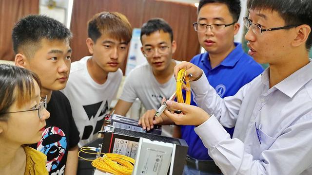 二线城市|2022年，年轻人尽量别从事这3类工作，干再久也没前途