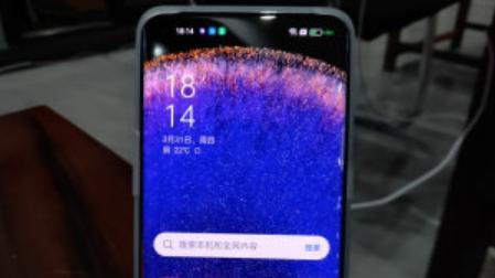 find x|长辈只配使用老年机吗？