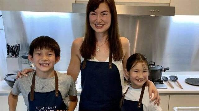 玉兰油|“玉兰油女神”丹尼尔：女儿11岁了，和富豪老公离婚后开菜馆