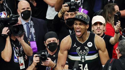 字母哥|字母哥已强于同期詹姆斯，NBA没捧错人！但未来三年属于快船