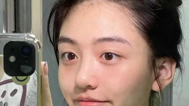 口红 没有这几个特点，女生日常别“裸唇”出门，涂上口红气质瞬间提升