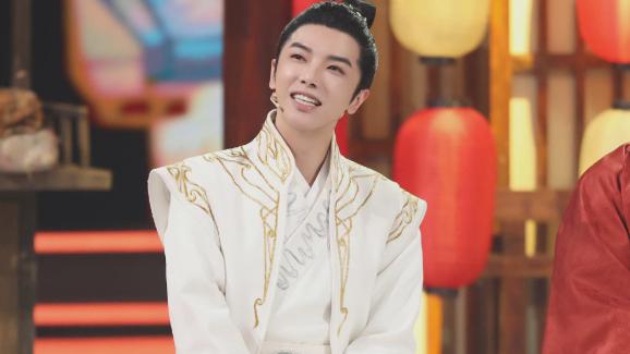 华晨宇|《王牌对王牌》第七季开播，华晨宇再次扮古装，粉丝直夸像贵公子