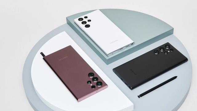 |12+512G售价高达上万，百倍变焦+IP68机防水，“机皇”名副其实