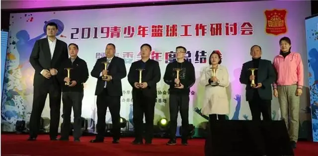 篮球|湛江“篮球义工”登上央视！无偿带队15年，培养出国家队成员！ ?