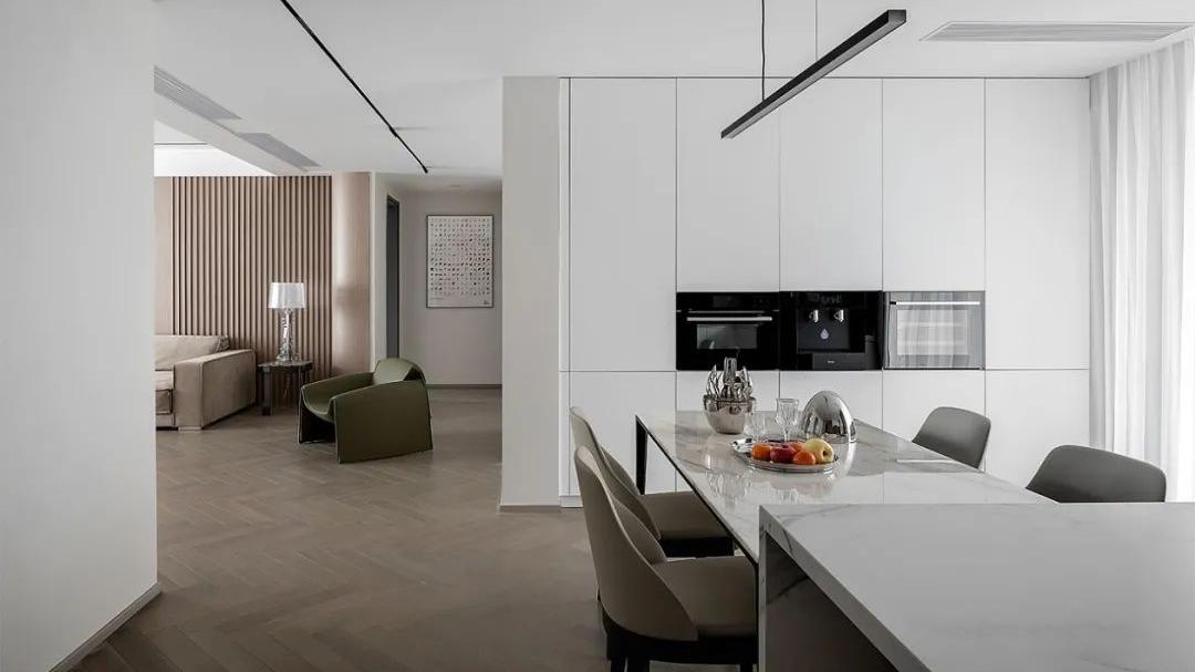 140m2极简原木小三居：超大+超通透的空间感，储物简约全都要！