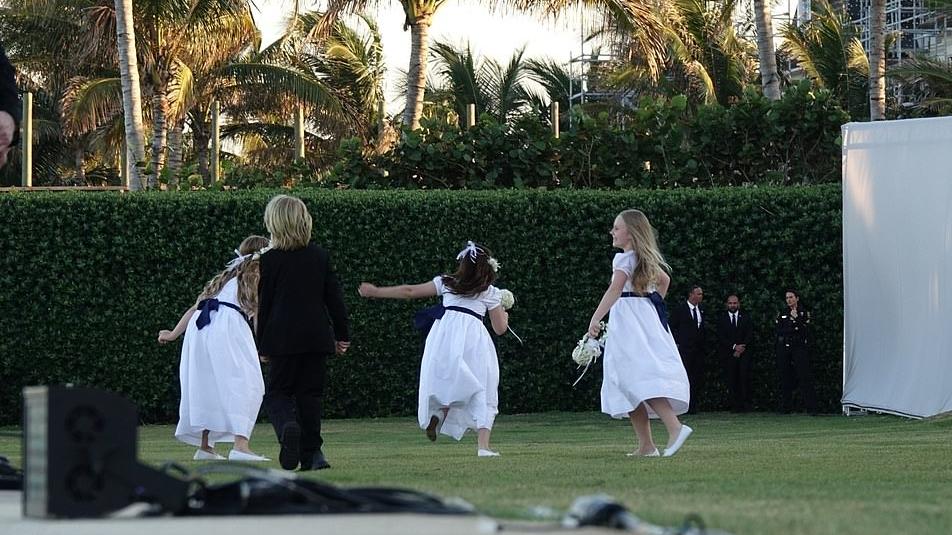 小贝|小贝长子大婚现场！新娘穿白纱亮相太美，10岁小七当花童玩得好嗨