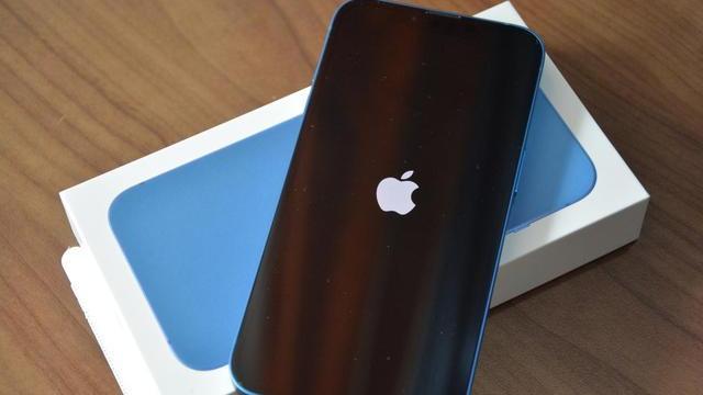 5G|iPhone手机好用，但是这两款机型不推荐，这三款机型闭眼买