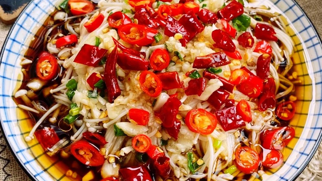 鹌鹑蛋|开胃下饭的经典家常菜：凉拌金针菇，小炒黄牛肉，可乐虎皮鹌鹑蛋