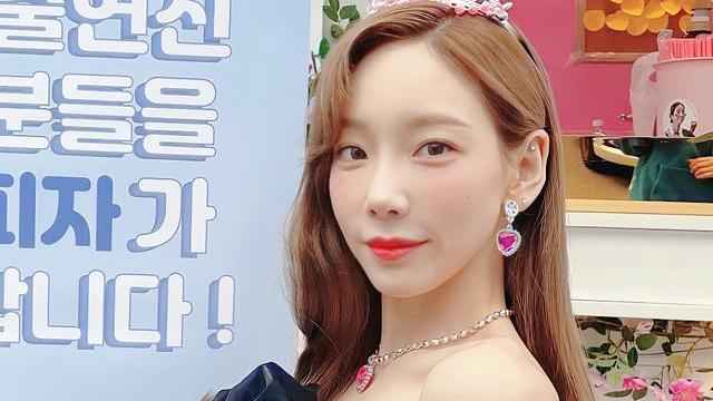 金泰妍|金泰妍戴15元6件套饰品上综艺美出新高度，引起韩国网友热议！