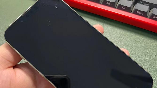 酷睿处理器|iPhone13Pro演示机跌破5000，网友入手后却发现电池数据异常！