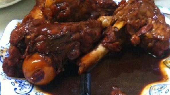 自助餐|一男子到东北餐馆就餐，点了一份黄金小馒头，端上桌懵了：咋吃？