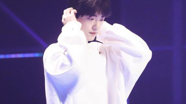 肖战|肖战新剧开拍有变数了？知情人透露要到年底，女主和肖战“二搭”