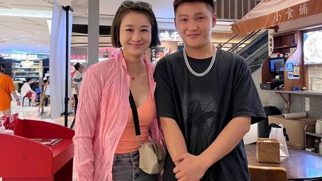 穆婷婷|穆婷婷退圈四年罕曝近照！身材发福认不出