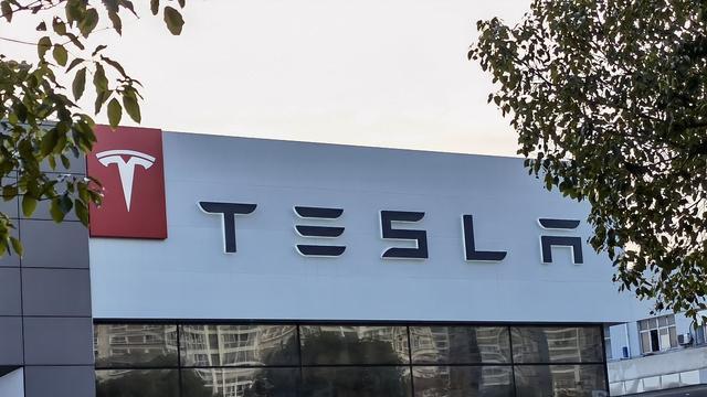 招聘|特斯拉工资待遇不错，为何招工最低学历只需要初中？