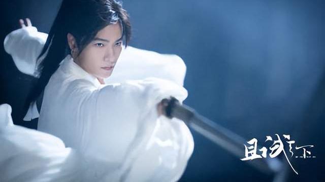 且试天下|《且试天下》拿下WeTV四月多地区榜单第一，却被嘲只敢凌晨上热搜