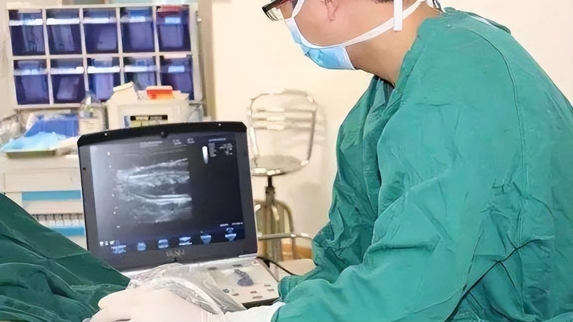 医生|患者的费用只够做一只胳膊的手术，医生的一个决定让他如愿以偿