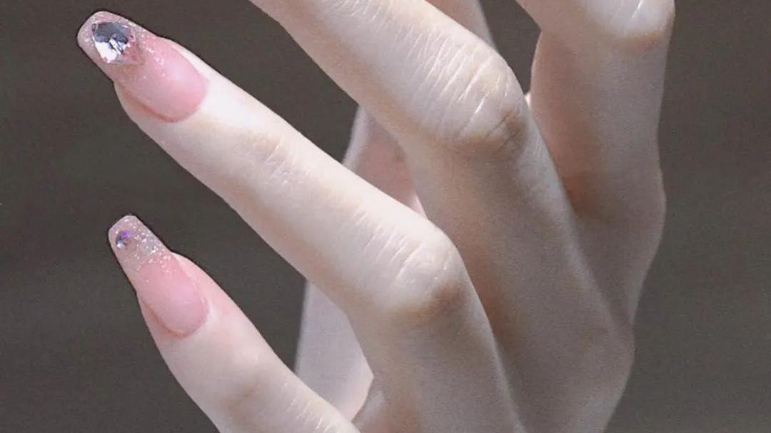 美甲 谁做谁好看的冰透美甲来了！超适合夏天~