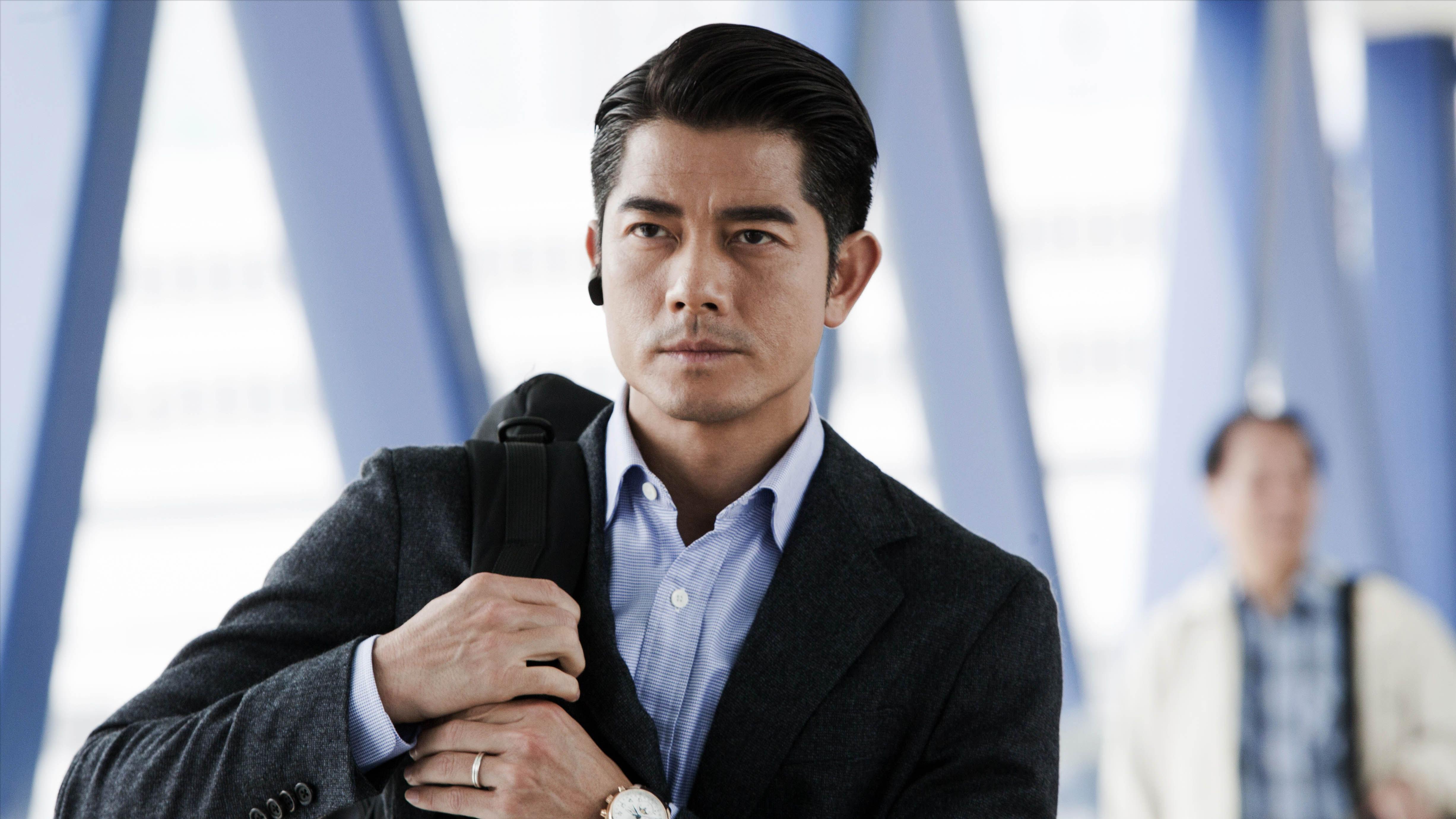 蒋劲夫|在国外有影响力的90年代歌手，演唱会座无虚席，唱片销量保持第一