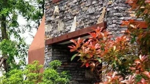 参观郎朗现实的豪宅，每个房间都有钢琴，连楼梯阶梯都是钢琴键