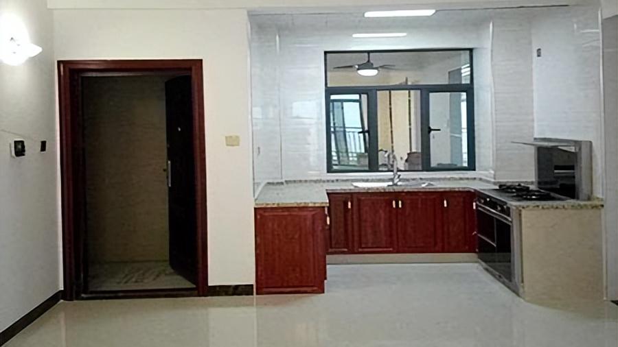 122平新房硬装完工，家具电器还没买全，打扫干净就这么漂亮了！