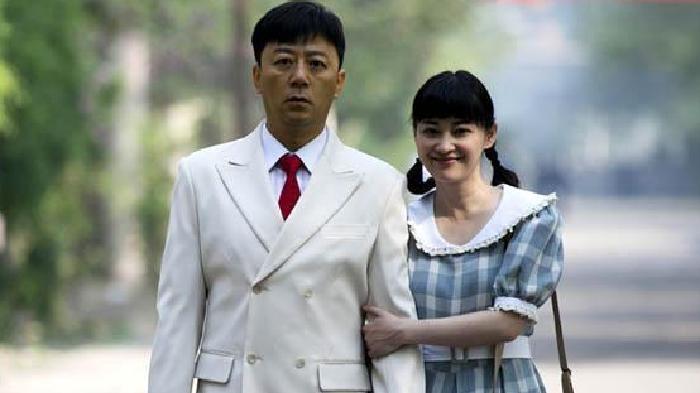 安杰|父母爱情：安欣愿意去黑山岛，为何安杰就不愿意随军去松山岛呢？