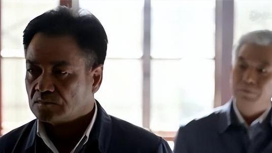 田福军|《平凡的世界》亲手把女儿送上“战场”的田福军，才是狠角色