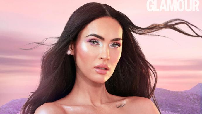 梅根·福克斯|35岁梅根福克斯身材绝了！纤细小腰超迷人，亮片长裙引人注目