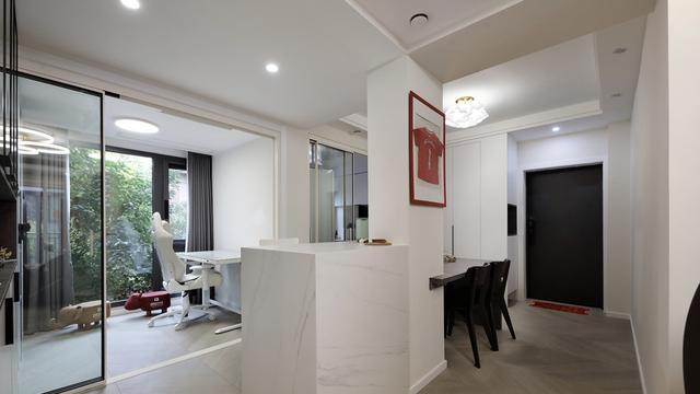 越来越多人装修放弃电视墙，看他家新房，全屋简洁舒适又有格调