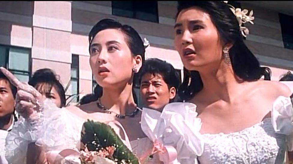 王媛可|40多名导演参演，成龙付出的心血之作，却被周星驰的救场片碾压