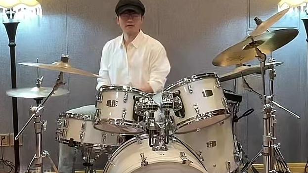 贾静雯|被当韭菜割了？张杰无奈买会员听歌，杨慧琳替粉丝霸气投诉