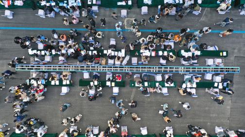 本科生|没有金三银四，只有裁员滚滚，校招生进大厂：985硕士直呼我不配