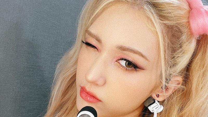 somi|Somi同时失去中韩市场，粉丝大面积脱粉之后，Somi连发story辩解