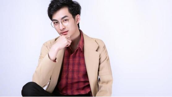 人物设定|赖神帮女友上巅峰第一，瓜妹却曝出早期聊天记录，好男人设崩塌？