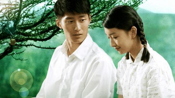 周冬雨|她3岁随母改嫁，靠继父扛水泥撑起演员梦，今成影后身价上亿