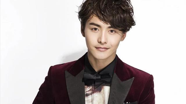 马天宇|母亲自杀父亲消失，她供弟弟马天宇上学，弟弟成名后伺候她坐月子