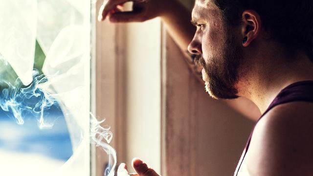 艾灸|抽了一辈子烟的人，突然戒烟，对身体有害？医生终于说了大实话