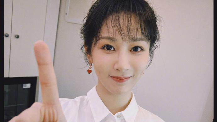 杨紫|无惧IP风波，杨紫终于发微博，九张图彻底把粉丝炸出来了