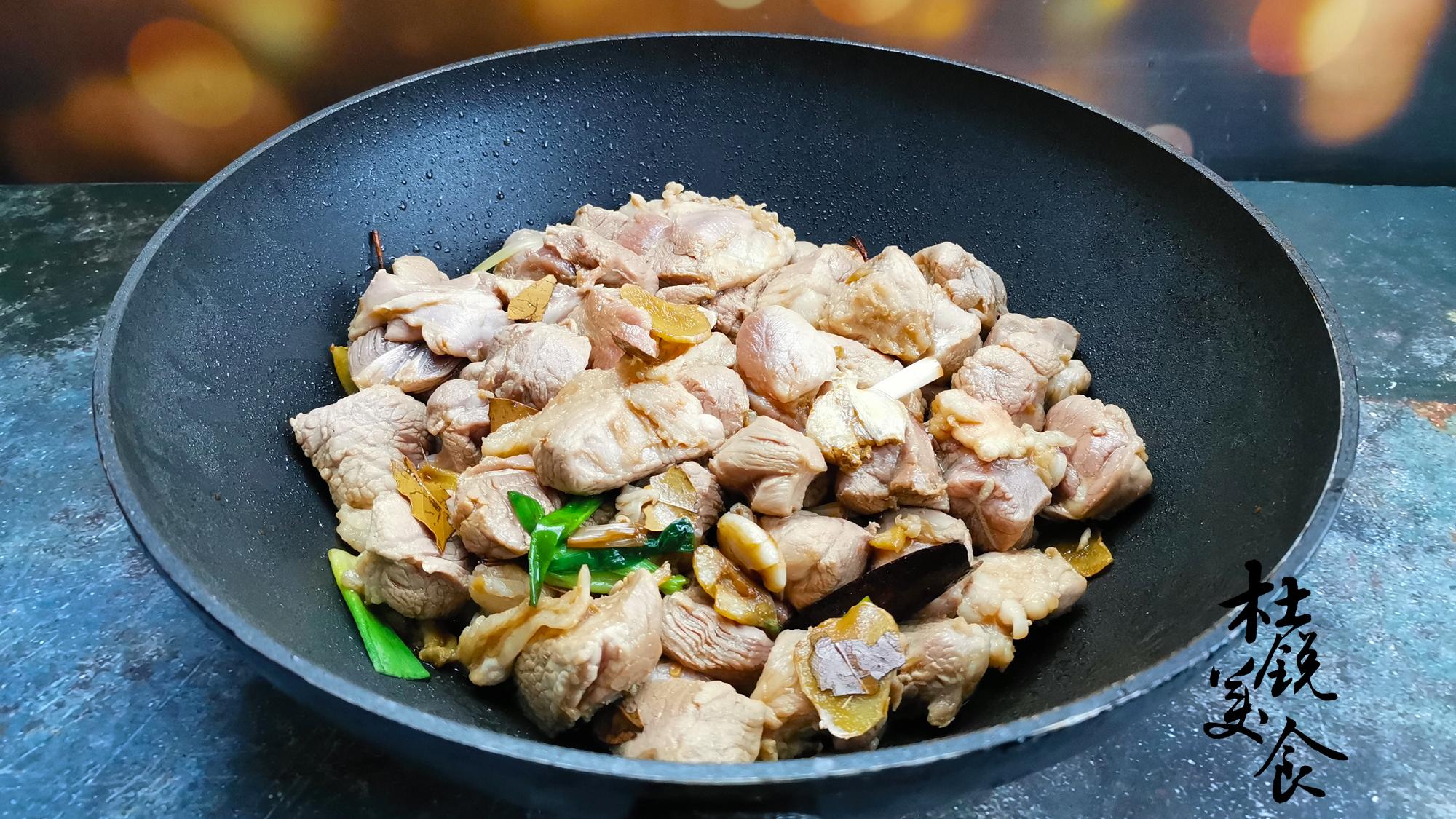 牛肉|猪身上这块肉，超市打折没人买，一次全包圆，炖好了比牛肉好吃