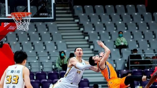 大连|意外！CBA“恶汉”遭多家俱乐部哄抢，下赛季有望获得D类顶薪合同