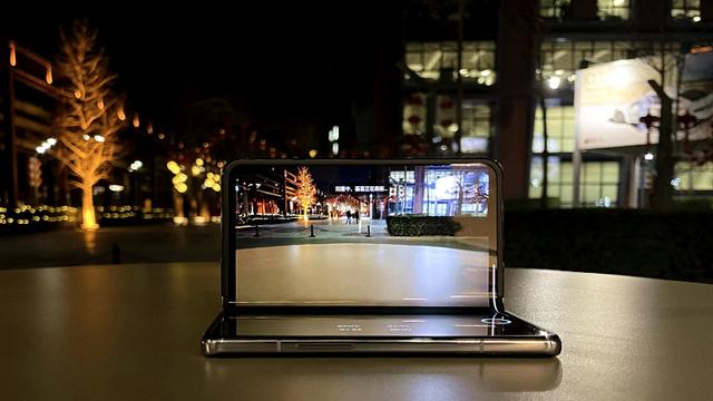 iphone5s|2款零差评的折叠屏手机，不仅价格良心，而且非常实用