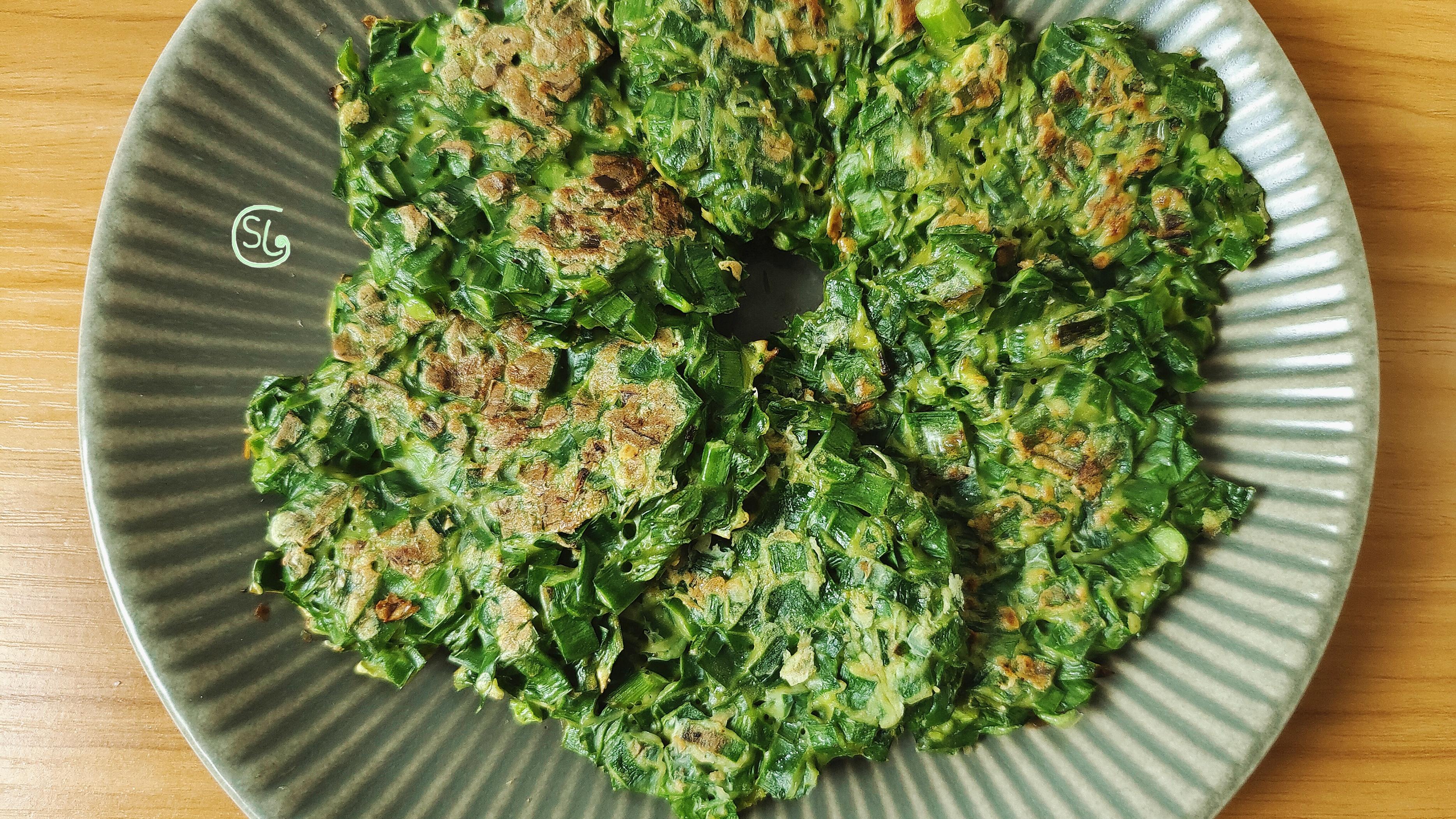 鲈鱼|比韭菜盒子简单的韭菜做法，一定要试试，口感鲜嫩，超好吃