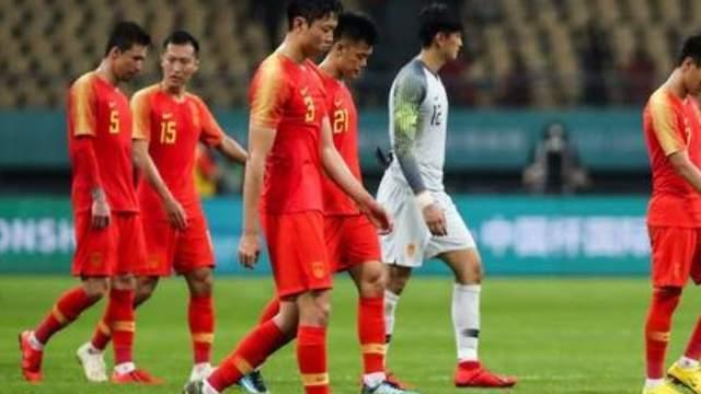 黄健翔|黄健翔：别再骂中国男足了，他们本可以选择其他项目成为世界第一