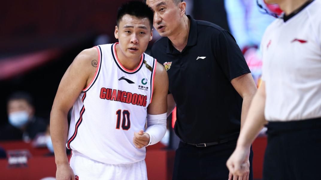广东男篮|输家就是赢家！广东7人续约浮出水面，21岁新星有惊喜，杜锋欣慰