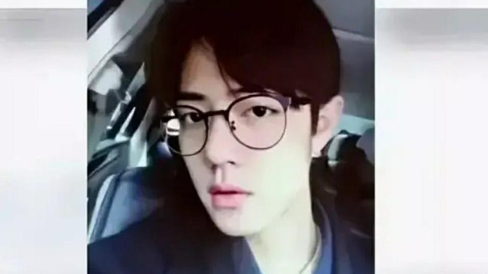 肖战|肖战登上母校优秀校友榜，从设计师到演员，出道五年“顶流”四年