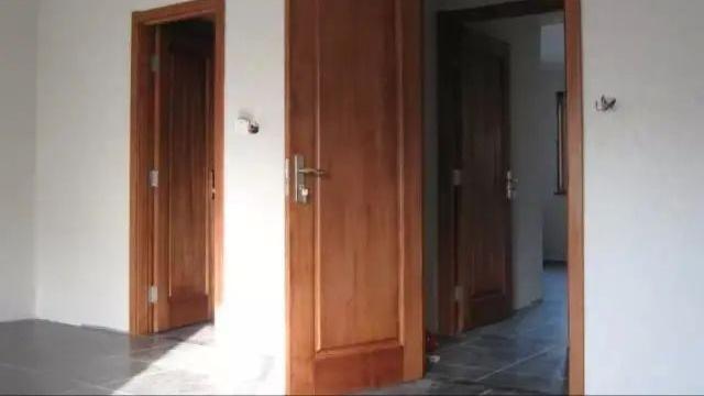 先铺木地板还是先装门？头一次装修搞不懂，很多人被坑惨了！