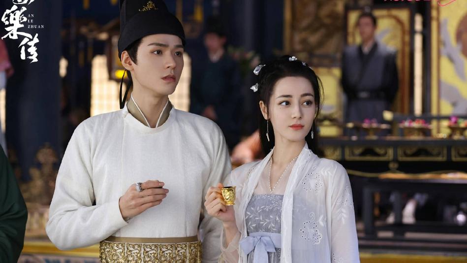 龚俊|杨紫、迪丽热巴新剧剧组发高甜海报，赵丽颖新剧海报格格不入