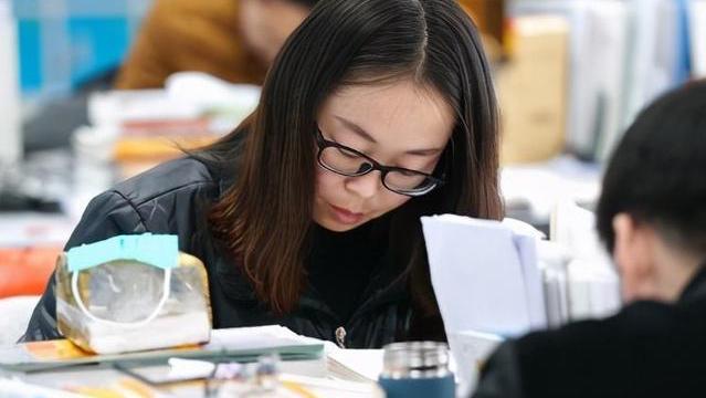 研究生初试成绩仍未公布, 考研党不要慌, 两大好消息减少心中顾虑
