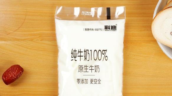 近视|一样是牛奶，“盒装”和“袋装”有什么不同？奶厂工人：差别很大